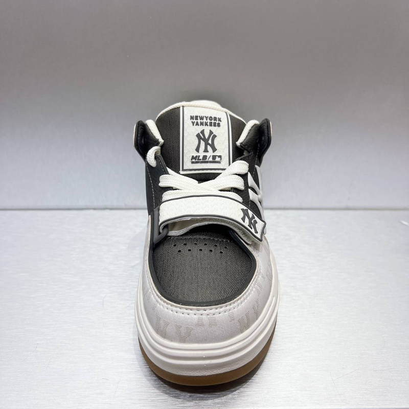 Giày MLB Chunky Liner Mid Denim Classic Mono NY màu Xám đế Nâu