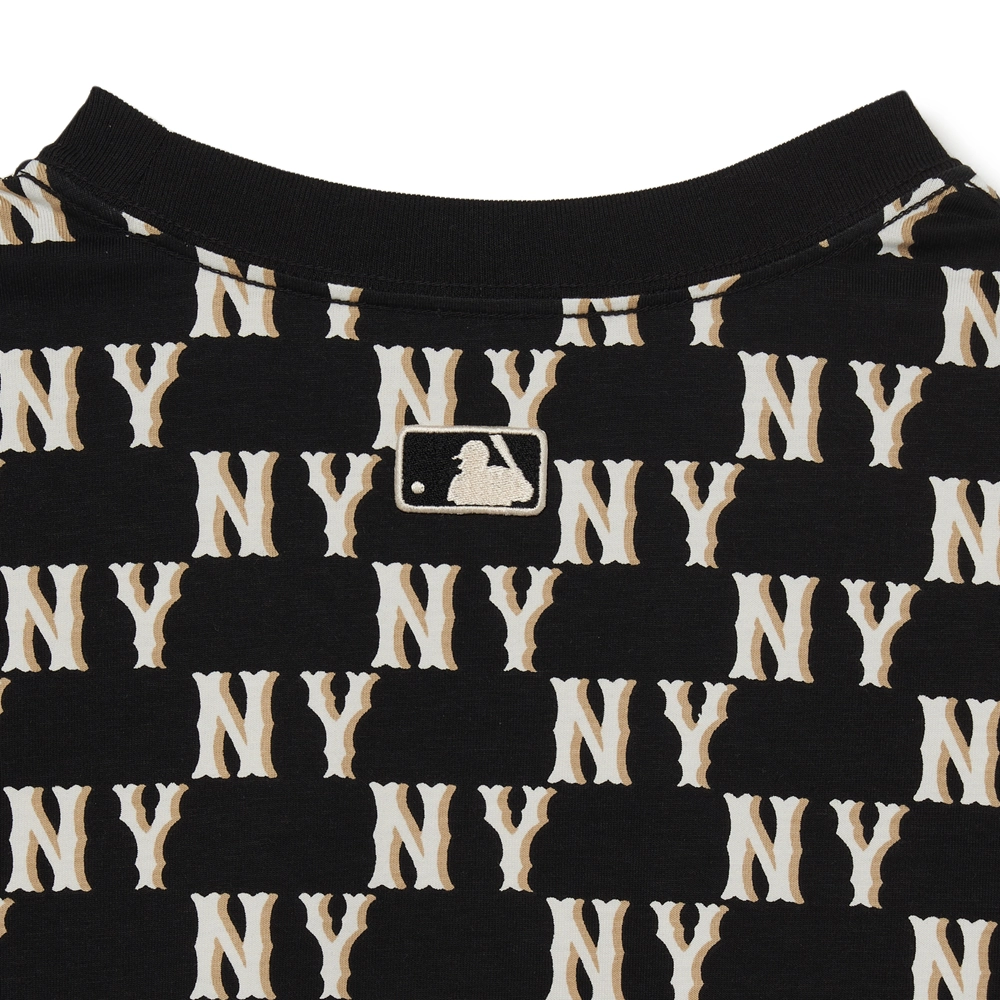 Áo Thun MLB Classic Monogram Front Panel Pattern Short Sleeve New York Yankees Black
