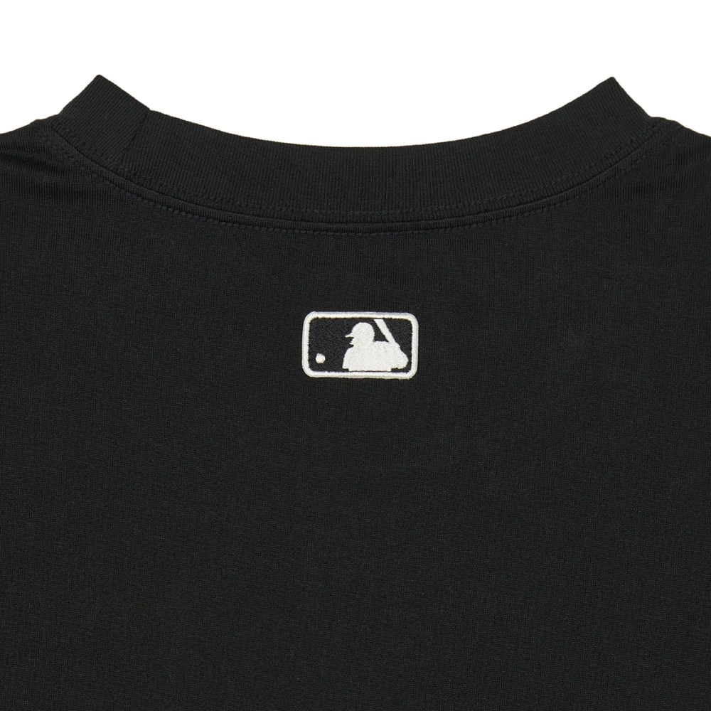 Áo Thun MLB Korea Heart Small Logo T-Shirt New York Yankees Black