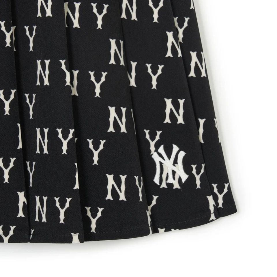 Chân váy xếp ly MLB Classic Monogram New York Yankees 2024