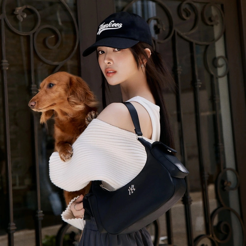 Túi đeo vai MLB Korea Nylon Cargo Bag New York Yankees Black